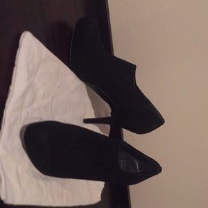 Stuart Weitzman black suede shoes